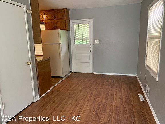 4th image of 3740 Elmwood Ave #Ii-094