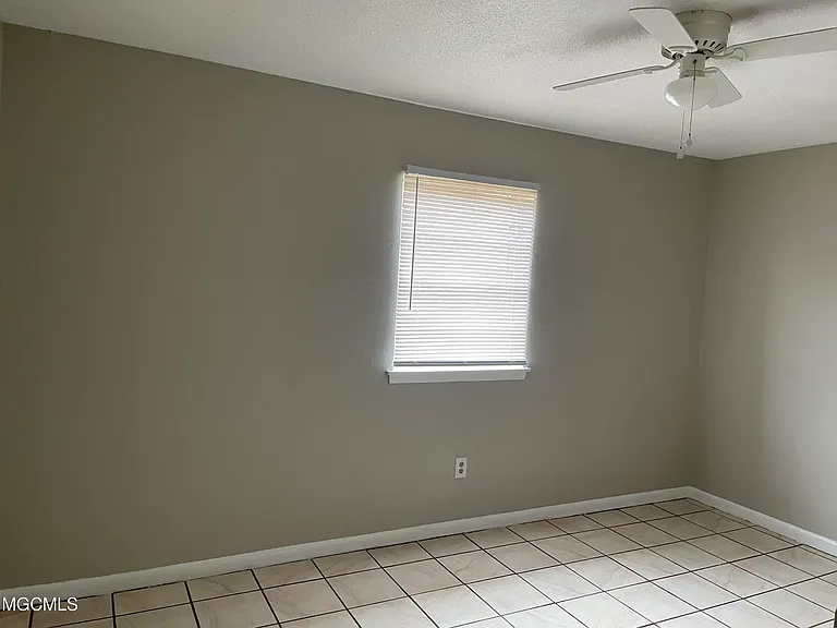 2501 Academy Dr — Photo 9