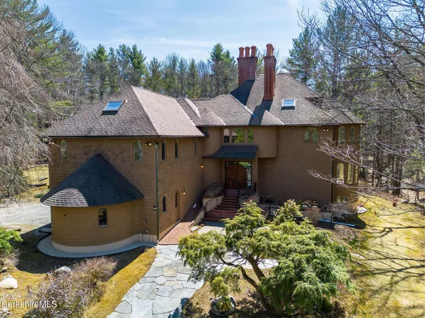 293 S Sandisfield Rd, Great Barrington, MA 01230