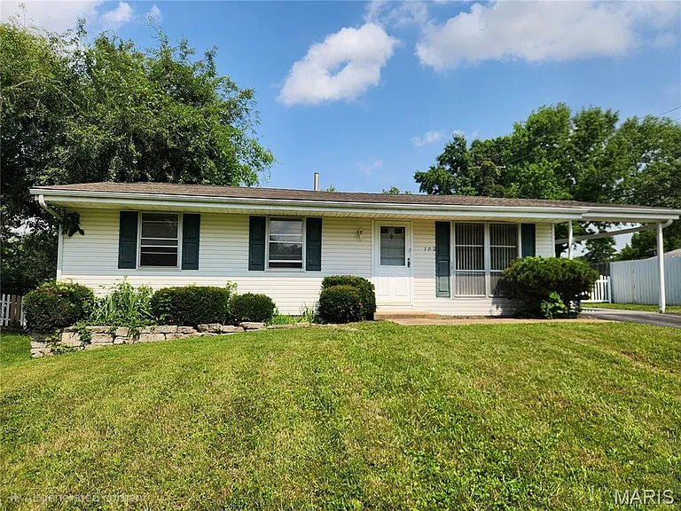 702 Vendome Ln — Photo 17