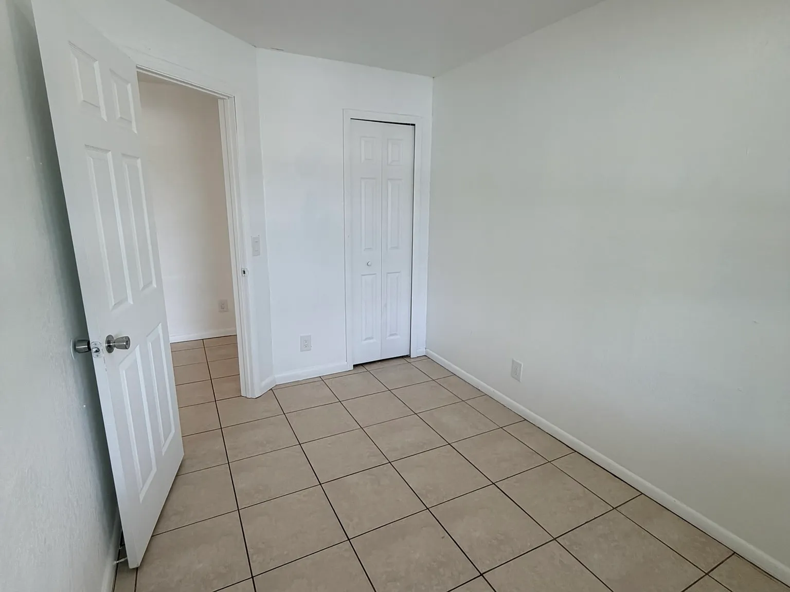 2 bed, $1,200 — Photo 4