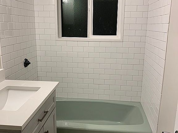 5th image of 2610 S 14th St