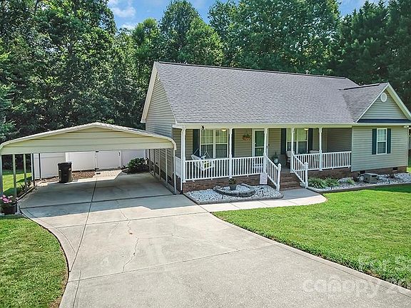 4th image of 948 Brooklee Dr