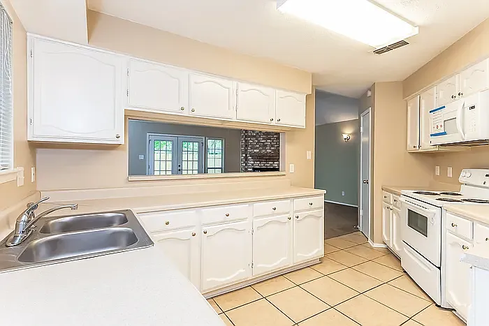 2811 Mayflower Landing Ct — Photo 5