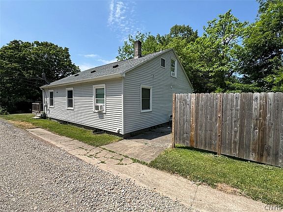 5th image of 21 S Skaneateles St