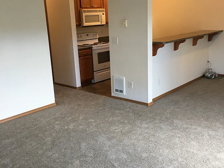 5747 Fallbrook Ln — Photo 4