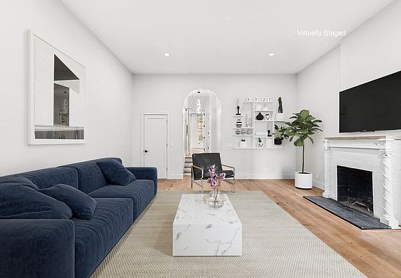 4th image of 20 E 66th St #2