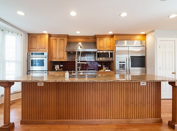4th image of 1411 Berkley Ct