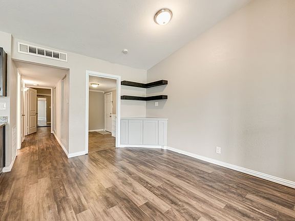 5th image of 4509 Chapman St