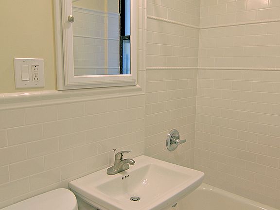 5th image of 141 W 139th St APT D1
