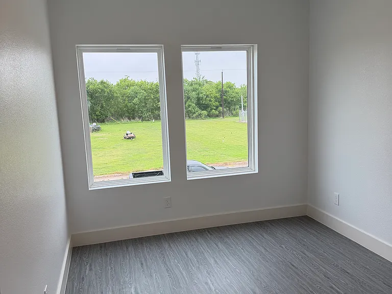 214 S Avenue I #214 — Photo 7