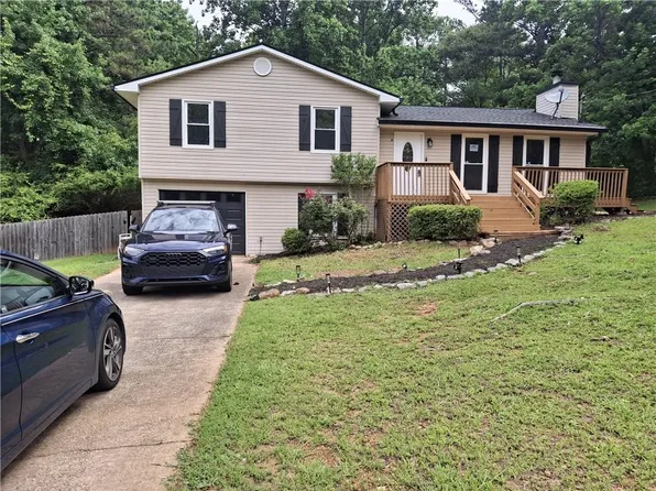 105 Elberta Dr, Newnan, GA 30265