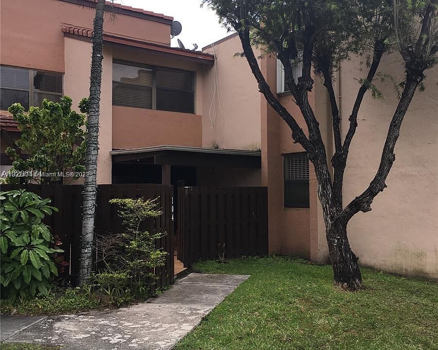 1st image of 445 W Park Dr APT 104