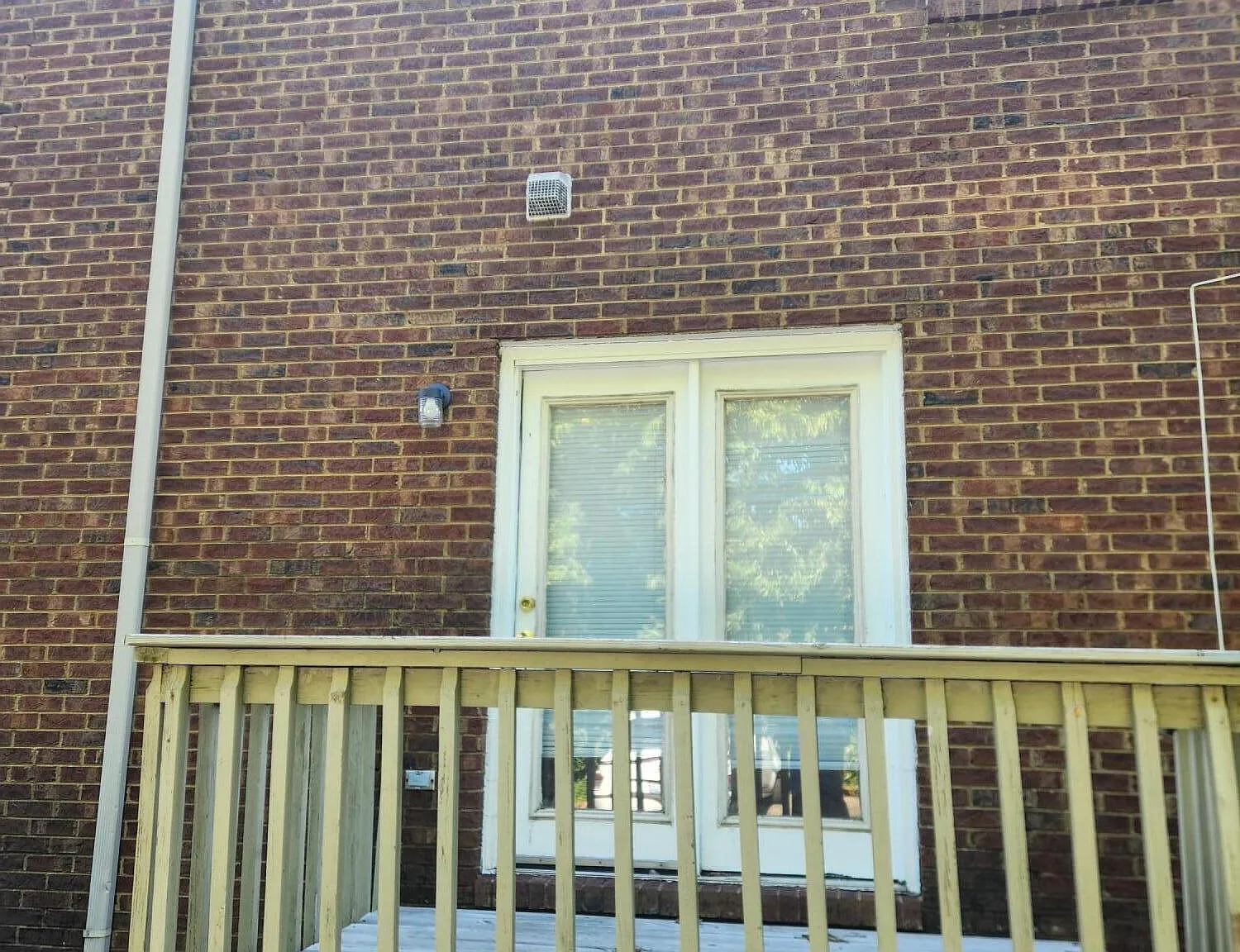 2 bed, 1.0 bath, 950 sqft, $1,025 — Photo 2