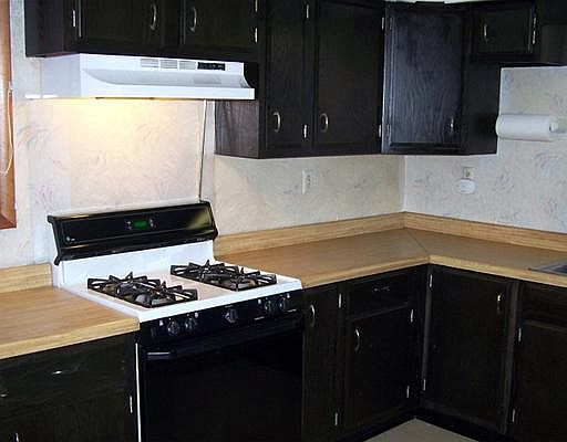 3rd image of 1139 E Bowman St