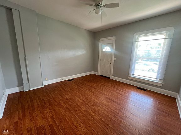 3rd image of 2106 Singleton St