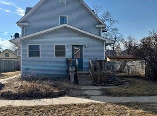 811 4th Ave NE, Devils Lake, ND 58301