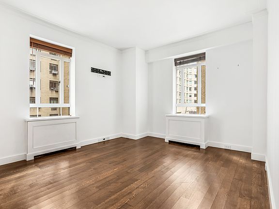 2nd image of 25 Central Park W APT 4V