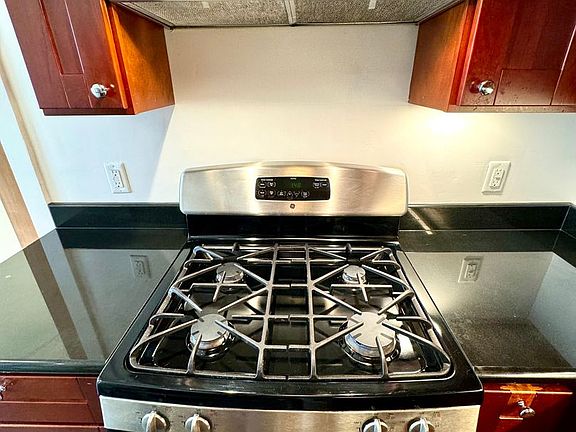 2nd image of 1646 Sutter St APT 201