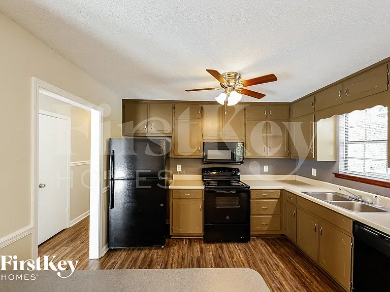 634 14th Ave NW — Photo 7