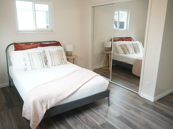 2nd image of 1915 W 82nd St #2