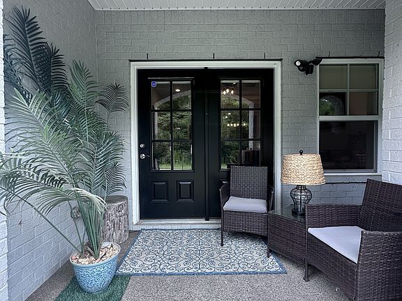 4th image of 310 Buckner Cir