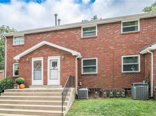 334 Moon Clinton Rd #B, Coraopolis, PA 15108