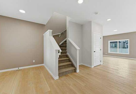 5th image of 213 E Bayview Park SW