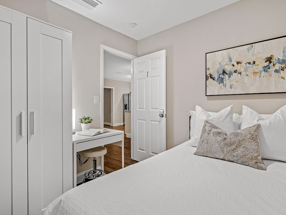 1st image of 3912 E Chelsea St #14956414