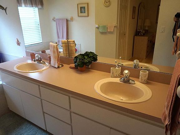 Master Bath - Dual Sinks