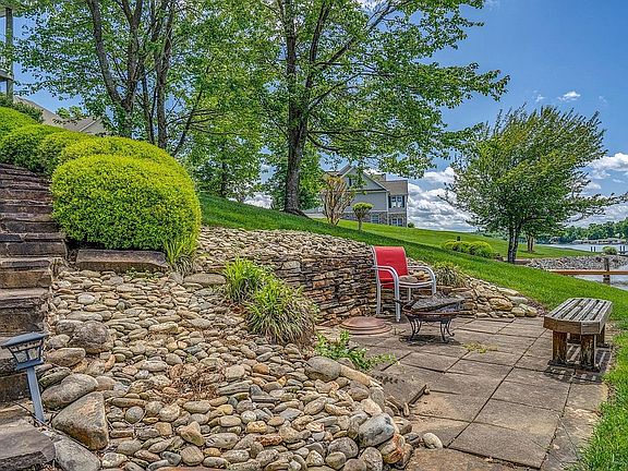 4th image of 125 Marvin Gardens Dr