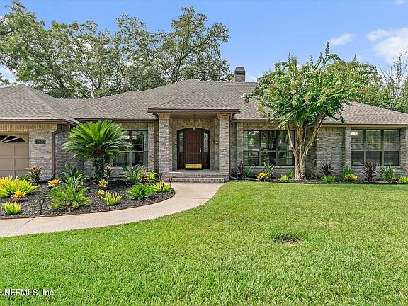 3rd image of 13850 THOMASVILLE Court