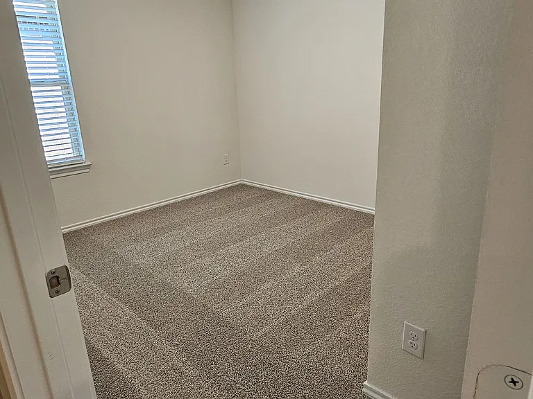 1441 Stuarts Forest Dr — Photo 11