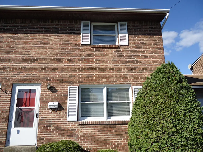 151 Saint Clair St — Photo 10