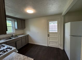 180 Central Ave, North Versailles, PA 15137