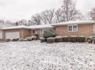 7504 Wake Robin Dr, Parma, OH 44130