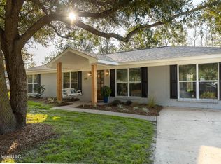 278 McCool St, Ocean Springs, MS 39564