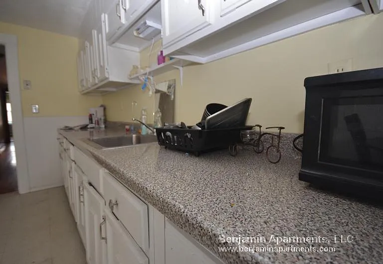 92 Hobart St #3 — Photo 2