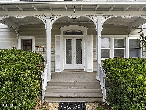 Studio, 350 sqft, $1,800 — Photo 2