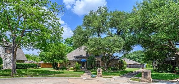 2nd image of 2301 Belmont Pl