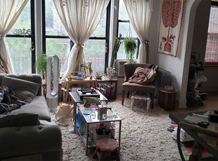 1250 W Addison St APT 2A, Chicago, IL 60613