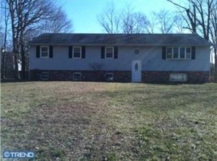 16 Centennial Ct, Sicklerville, NJ 08081