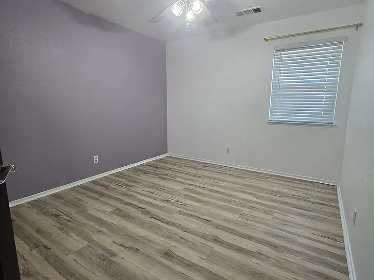 1012 Michelle Ct — Photo 13