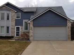 54433 Avondale Dr, New Baltimore, MI