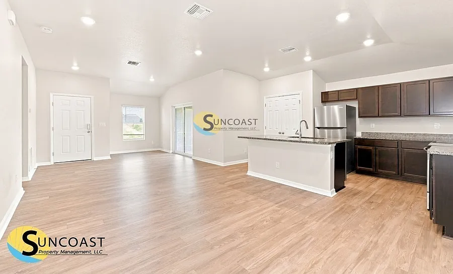 Spacious Lehigh Retreat Near Nature & Fort Myers Beach — Photo 2