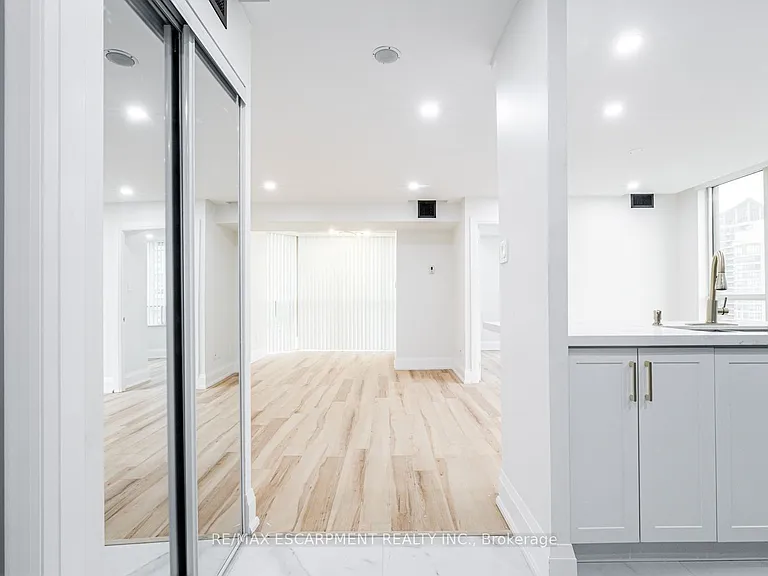 285 Enfield Pl #1603 — Photo 3