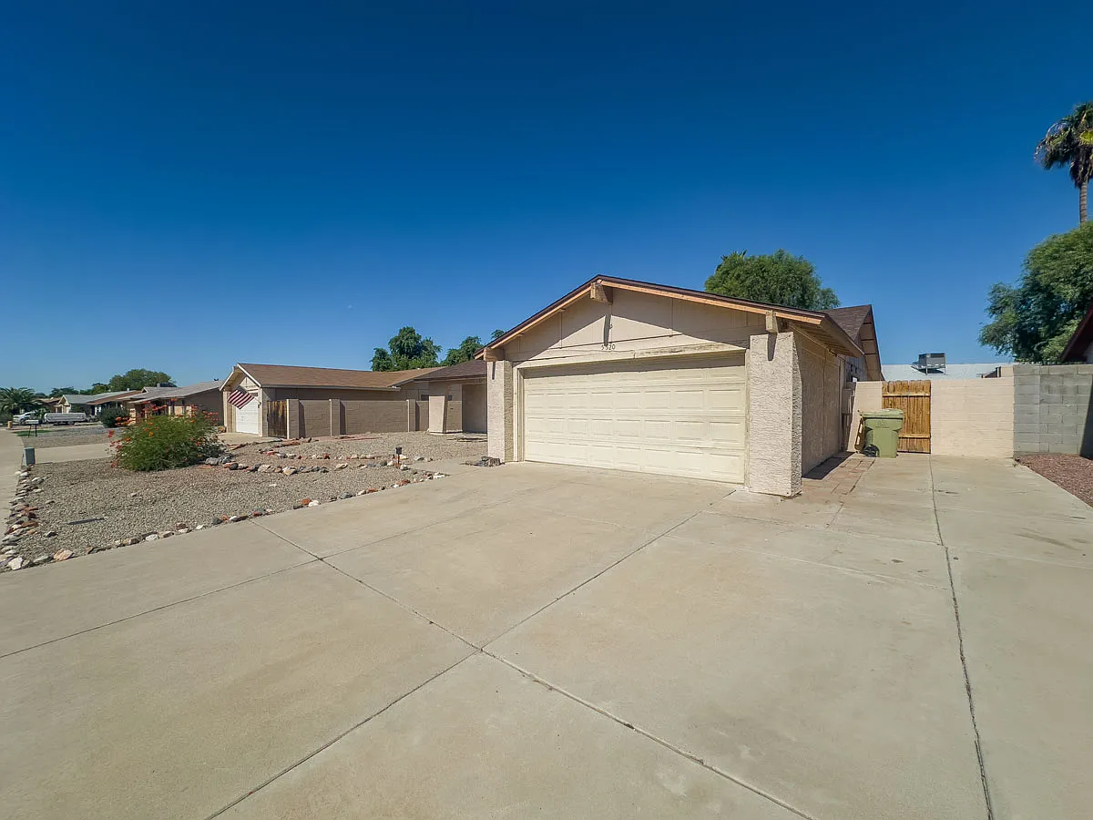 Updated 3 Bed, 2 Bath Home. Great Location! — Photo 2