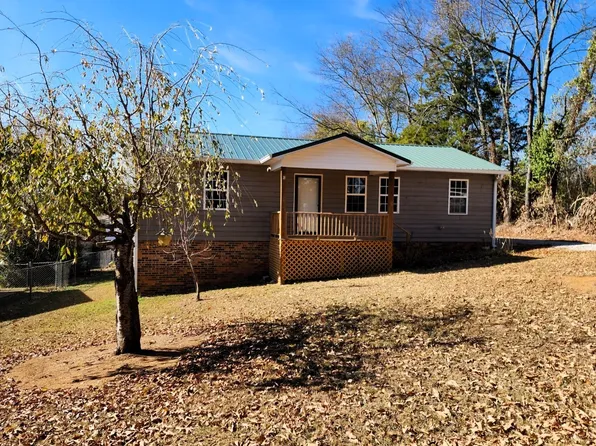 149 Christian Ln, Decherd, TN 37324