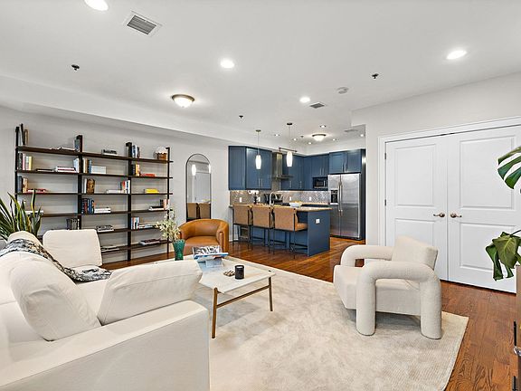 3rd image of 1107 Willow Ave APT 3