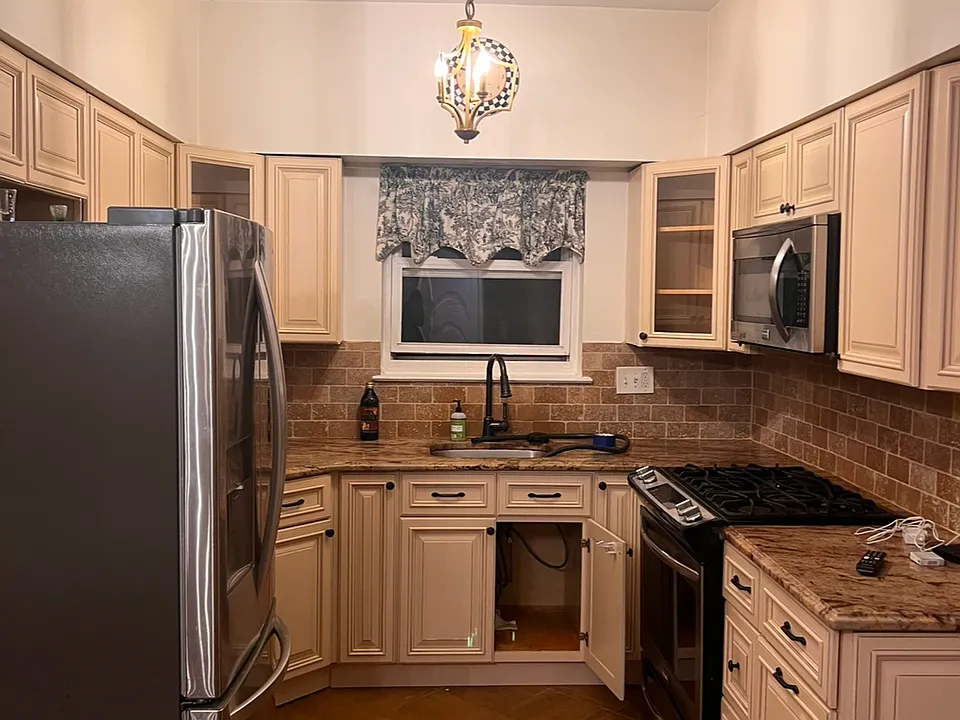 1569 Haight Ave #2